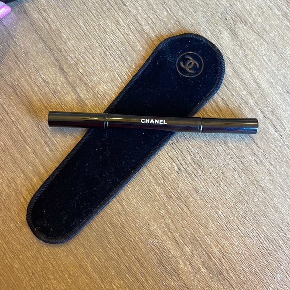 CHANEL Dual ended makeup brush - Blender/Shader